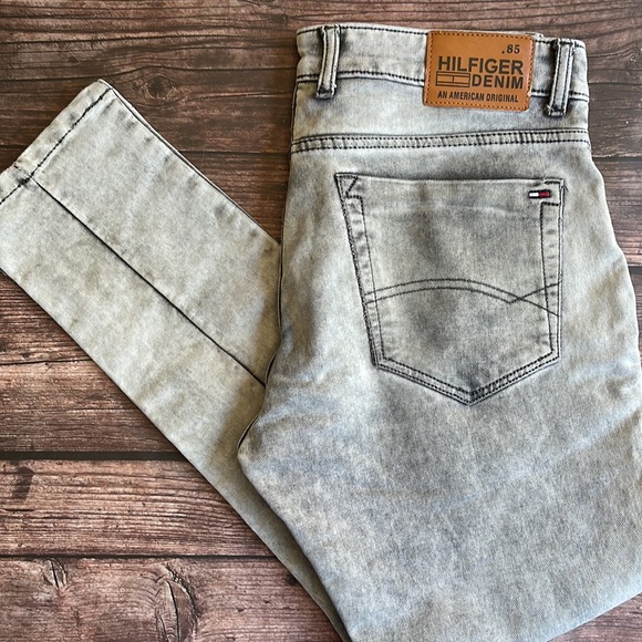 TOMMY HILFIGER | Pale grey skinny leg jeans - Picture 2 of 15